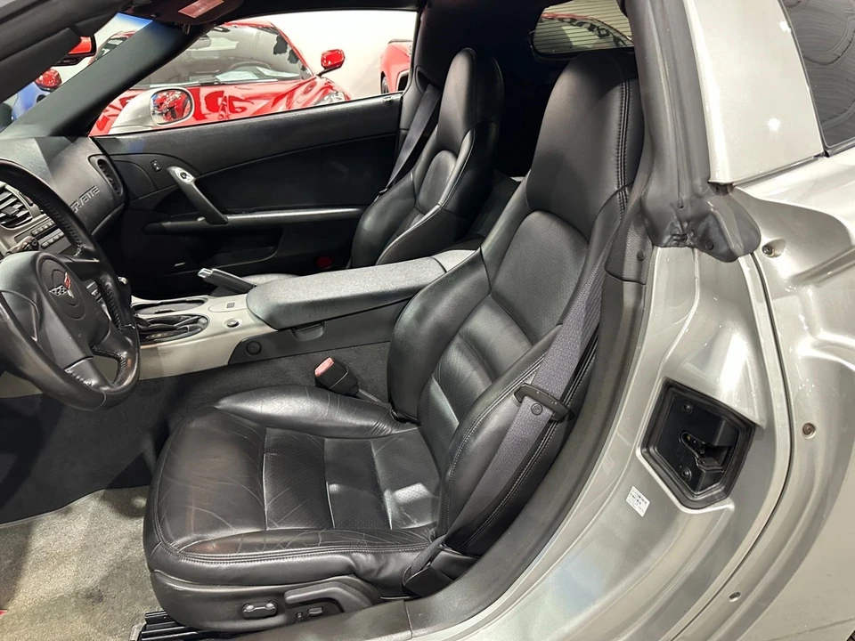 2005 Chevrolet Corvette C6 - Image 13 of 21