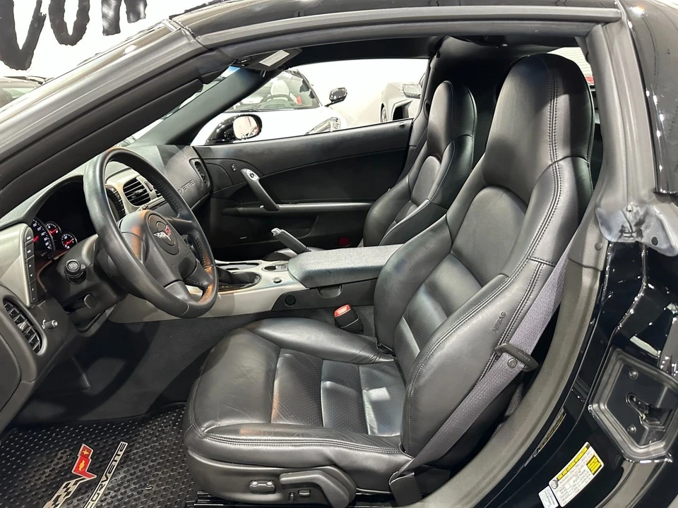 2005 Chevrolet Corvette C6 - Image 18 of 21