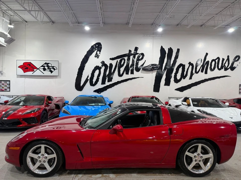 2005 Chevrolet Corvette C6 - Image 2 of 11