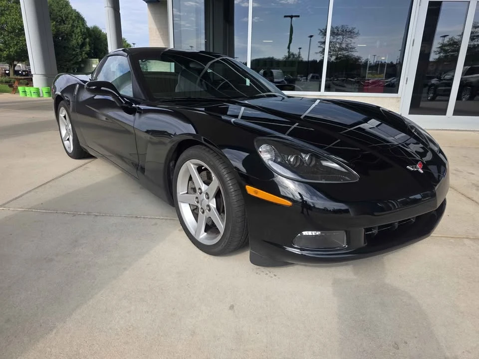 2005 Chevrolet Corvette C6 - Image 2 of 15