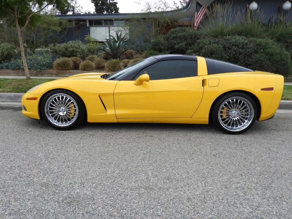 2005 Chevrolet Corvette C6 - Image 2 of 12