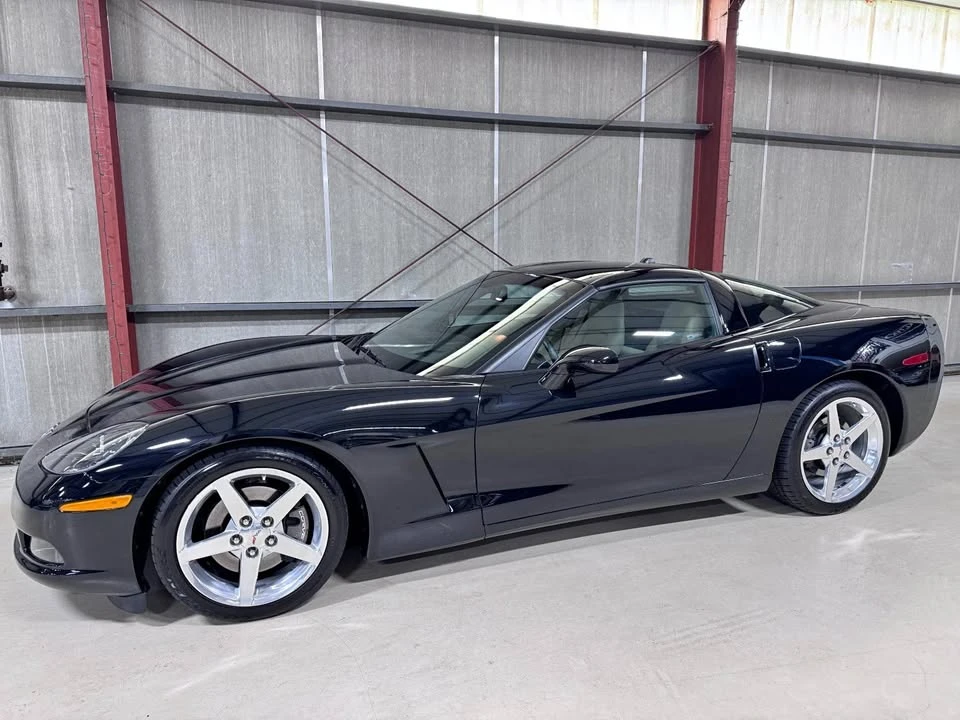 2005 Chevrolet Corvette C6 - Image 1 of 19
