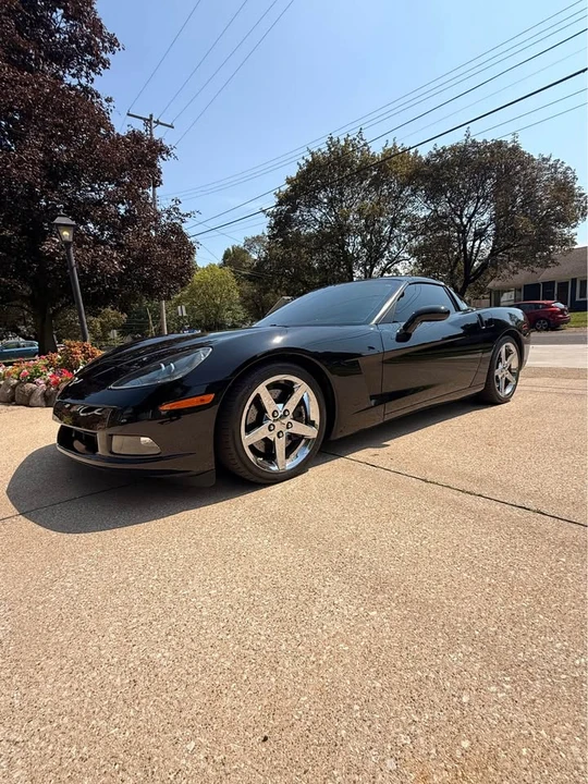 2005 Chevrolet Corvette C6 - Image 2 of 15