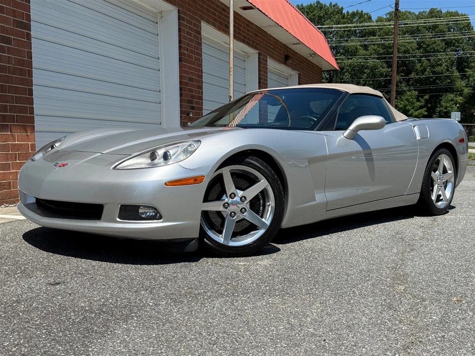 2005 Chevrolet Corvette C6 - Image 2 of 31