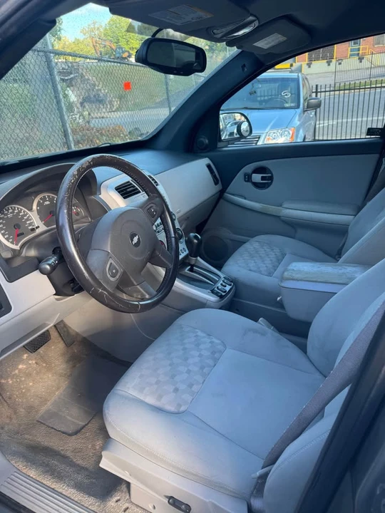 2005 Chevrolet Equinox - Image 2 of 5