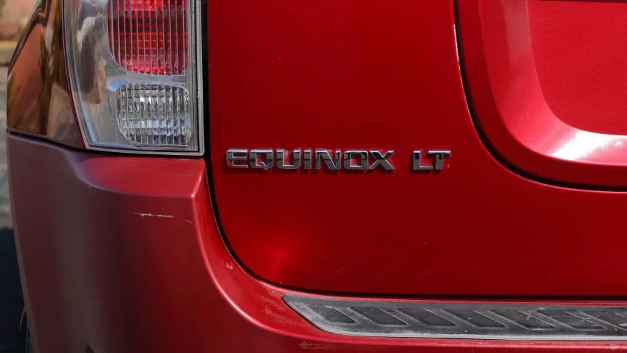 2005 Chevrolet Equinox - Image 10 of 12