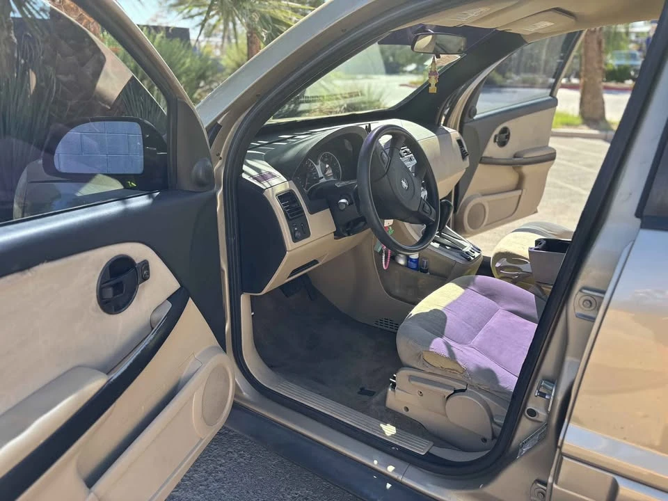 2005 Chevrolet Equinox - Image 6 of 13