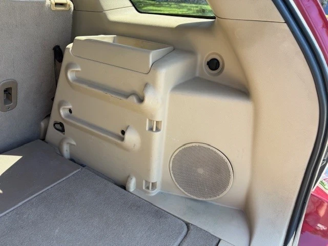 2005 Chevrolet Equinox - Image 13 of 15
