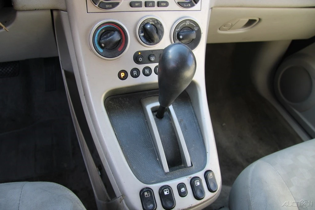2005 Chevrolet Equinox - Image 19 of 21