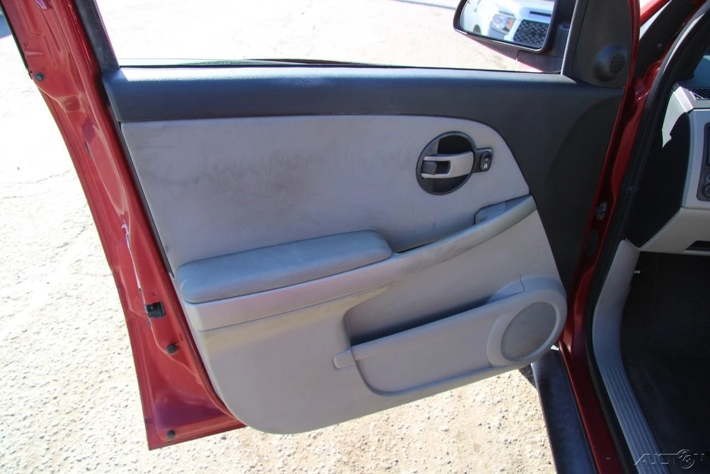 2005 Chevrolet Equinox - Image 13 of 21