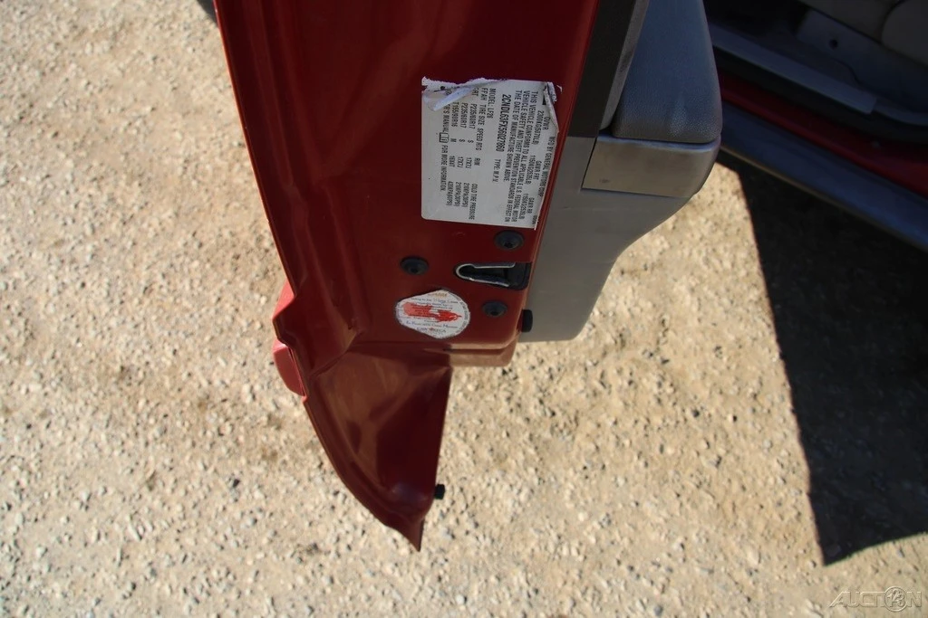 2005 Chevrolet Equinox - Image 12 of 21