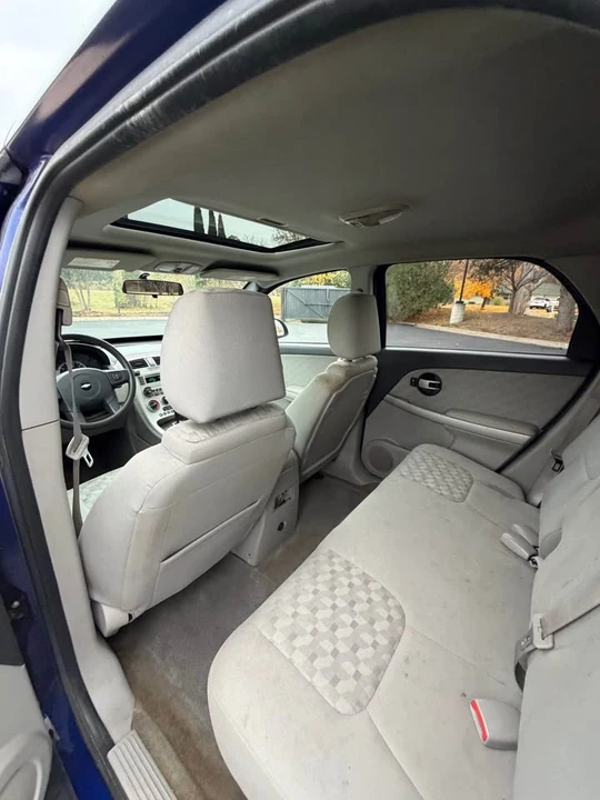 2005 Chevrolet Equinox - Image 10 of 12