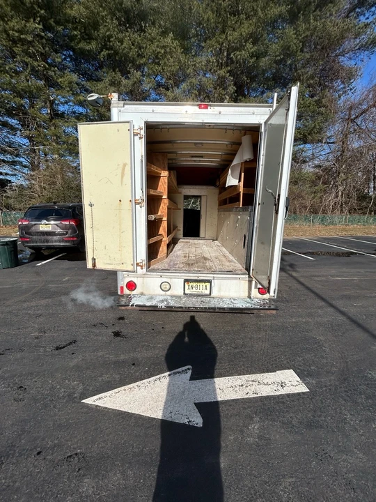 2005 Chevrolet Express - Image 7 of 10