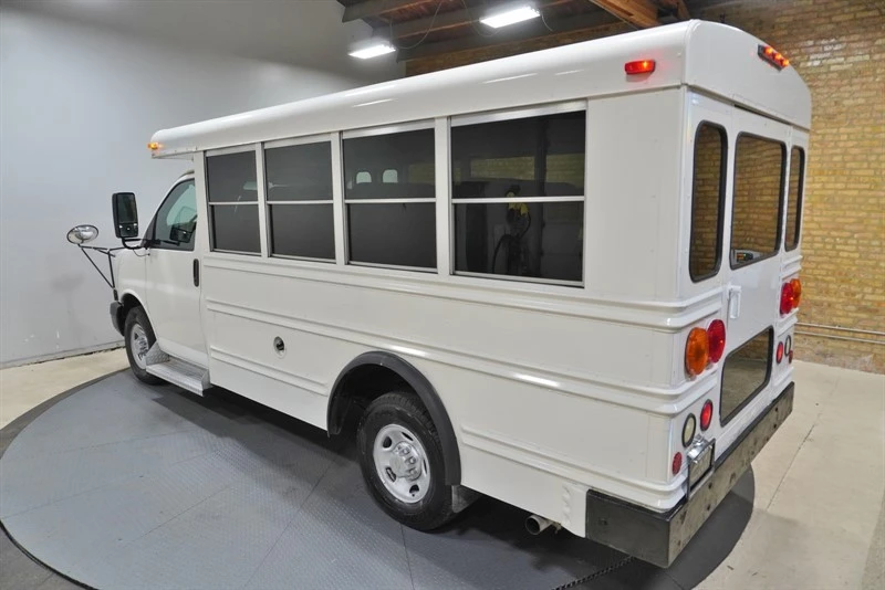 2005 Chevrolet Express - Image 18 of 21