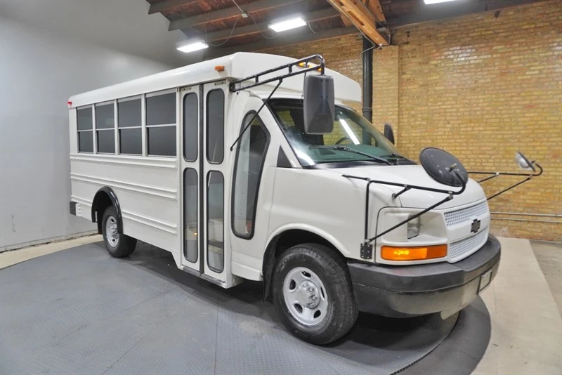 2005 Chevrolet Express - Image 7 of 21