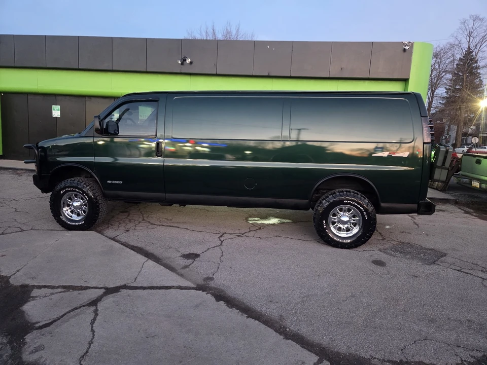 2005 Chevrolet Express - Image 5 of 21