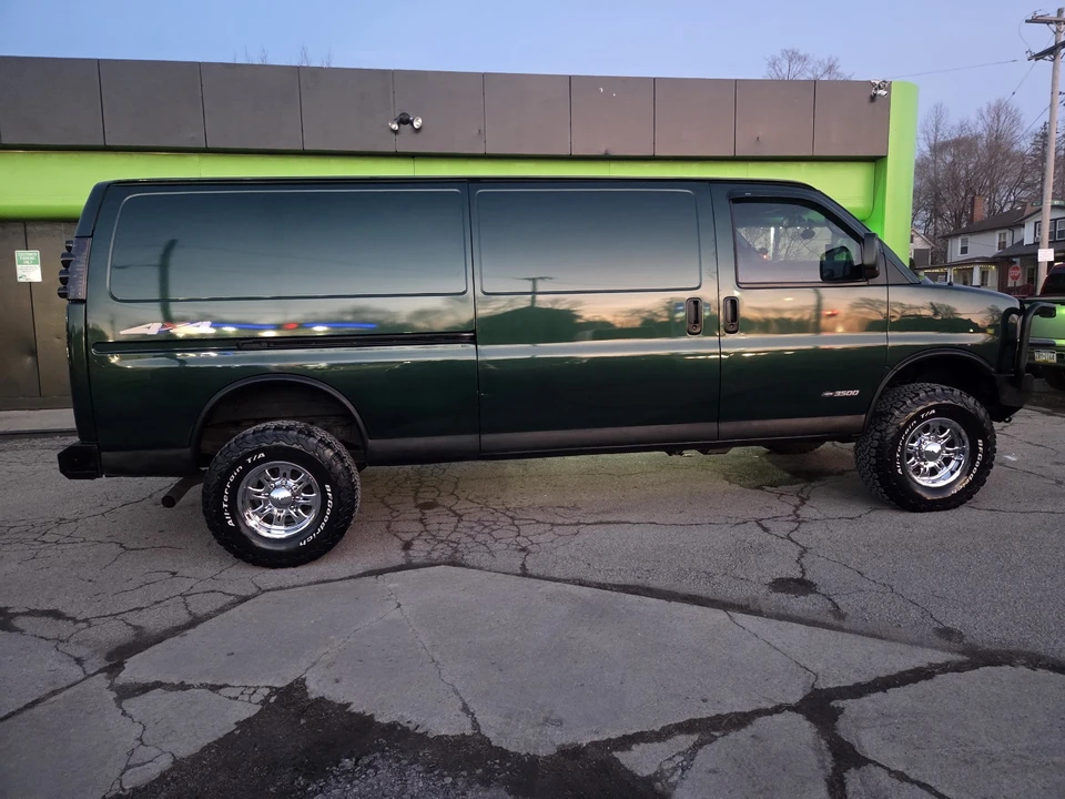 2005 Chevrolet Express - Image 13 of 21
