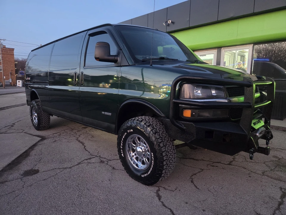 2005 Chevrolet Express - Image 16 of 21