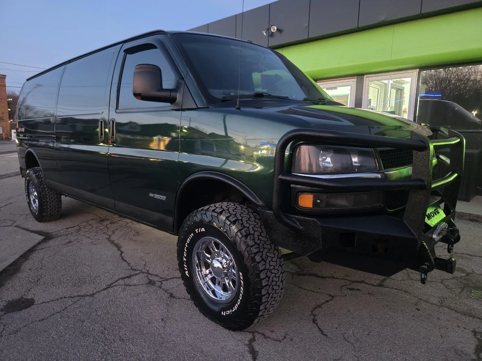 2005 Chevrolet Express - Image 18 of 21