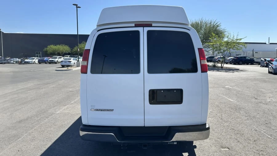 2005 Chevrolet Express - Image 5 of 25