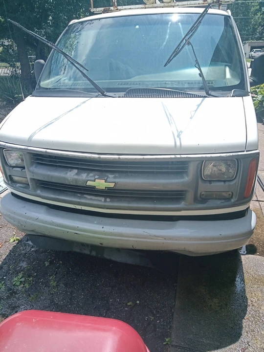 2005 Chevrolet - Image 15 of 17