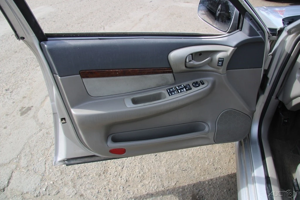 2005 Chevrolet Impala 8th Gen - Image 11 of 21