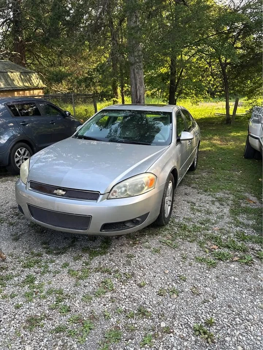 2005 Chevrolet Impala 8th Gen - Image 2 of 9