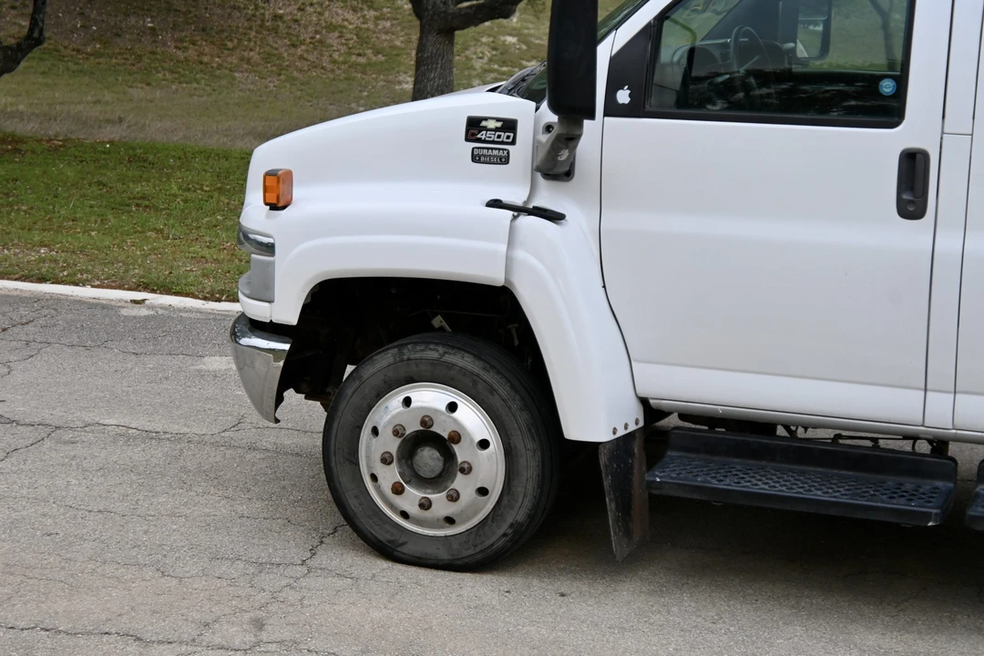 2005 Chevrolet Kodiak - Image 14 of 31