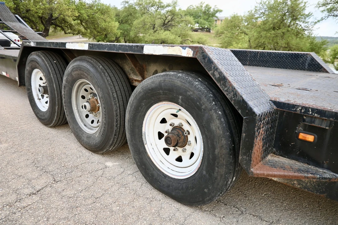 2005 Chevrolet Kodiak - Image 30 of 31