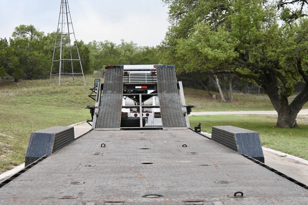 2005 Chevrolet Kodiak - Image 7 of 31