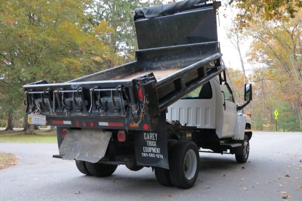 2005 Chevrolet Kodiak - Image 2 of 8