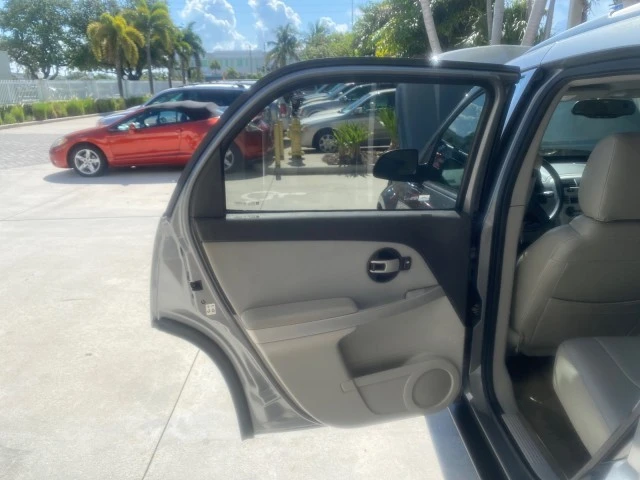 2005 Chevrolet Equinox - Image 14 of 21