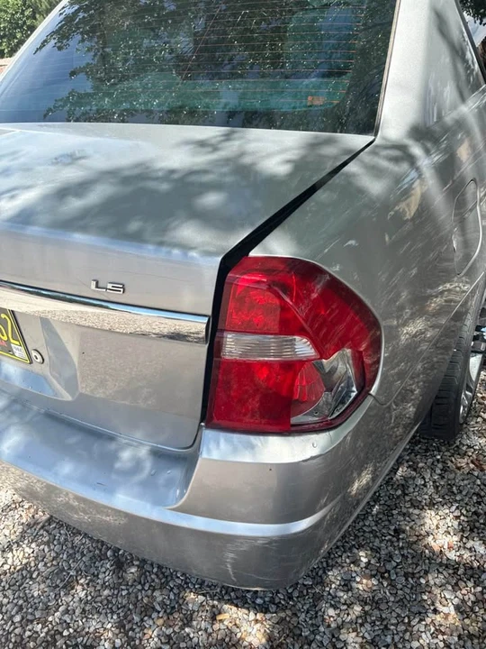 2005 Chevrolet Malibu - Image 2 of 9