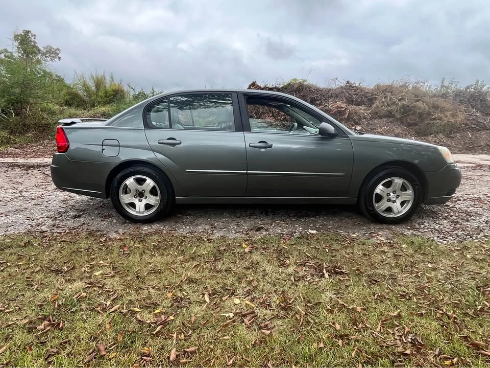 2005 Chevrolet Malibu - Image 6 of 10