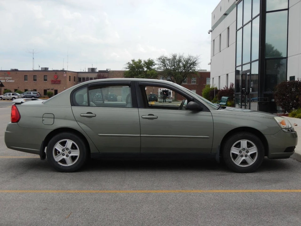 2005 Chevrolet Malibu - Image 20 of 21