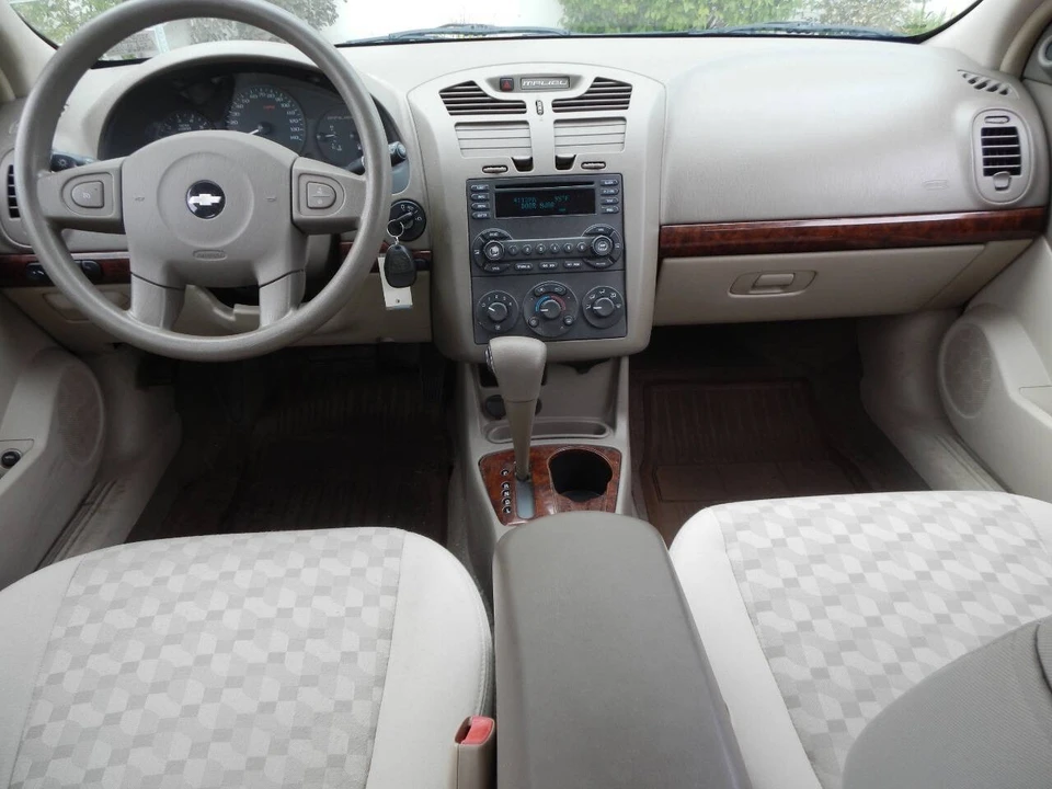 2005 Chevrolet Malibu - Image 2 of 12