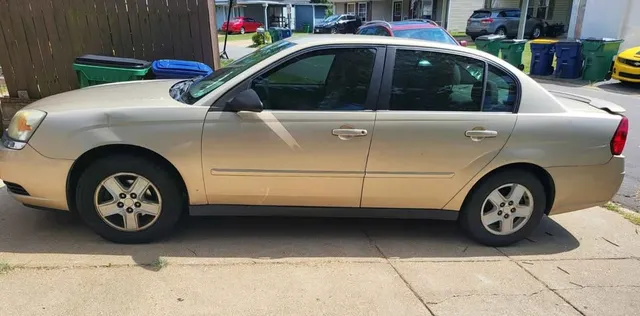 2005 Chevrolet Malibu LS Sedan 4D