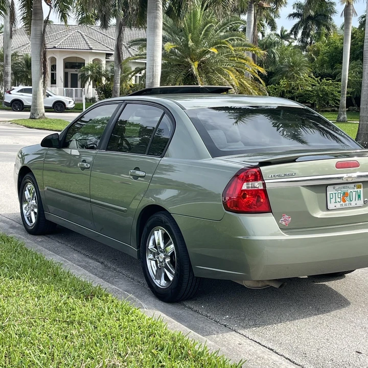 2005 Chevrolet Malibu - Image 9 of 12