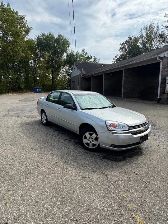 2005 Chevrolet Malibu - Image 2 of 4