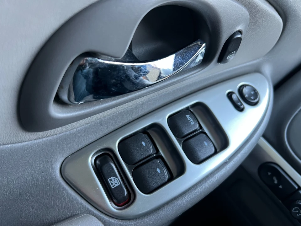 2005 Chevrolet Malibu - Image 20 of 21