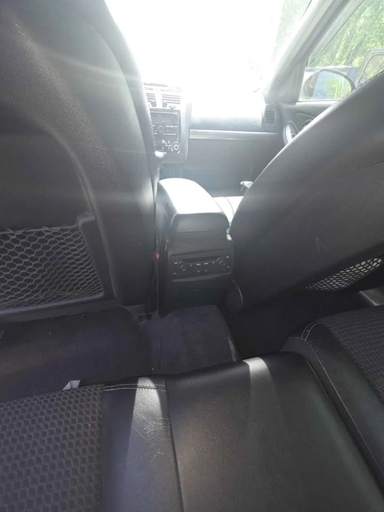 2005 Chevrolet Malibu - Image 14 of 17