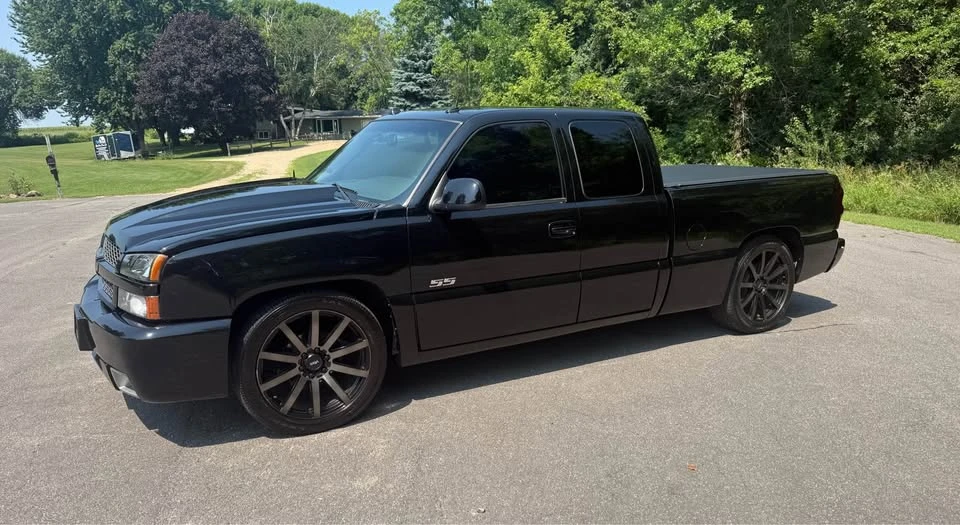 2005 Chevrolet SS - Image 2 of 17