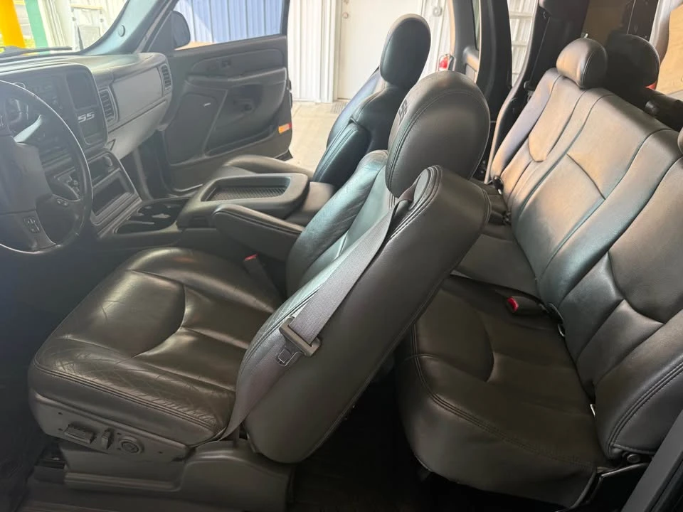 2005 Chevrolet SS - Image 16 of 17