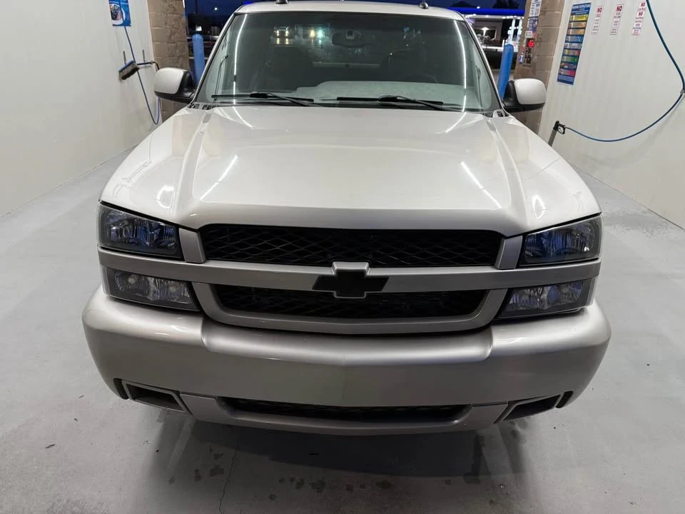 2005 Chevrolet SS - Image 2 of 15