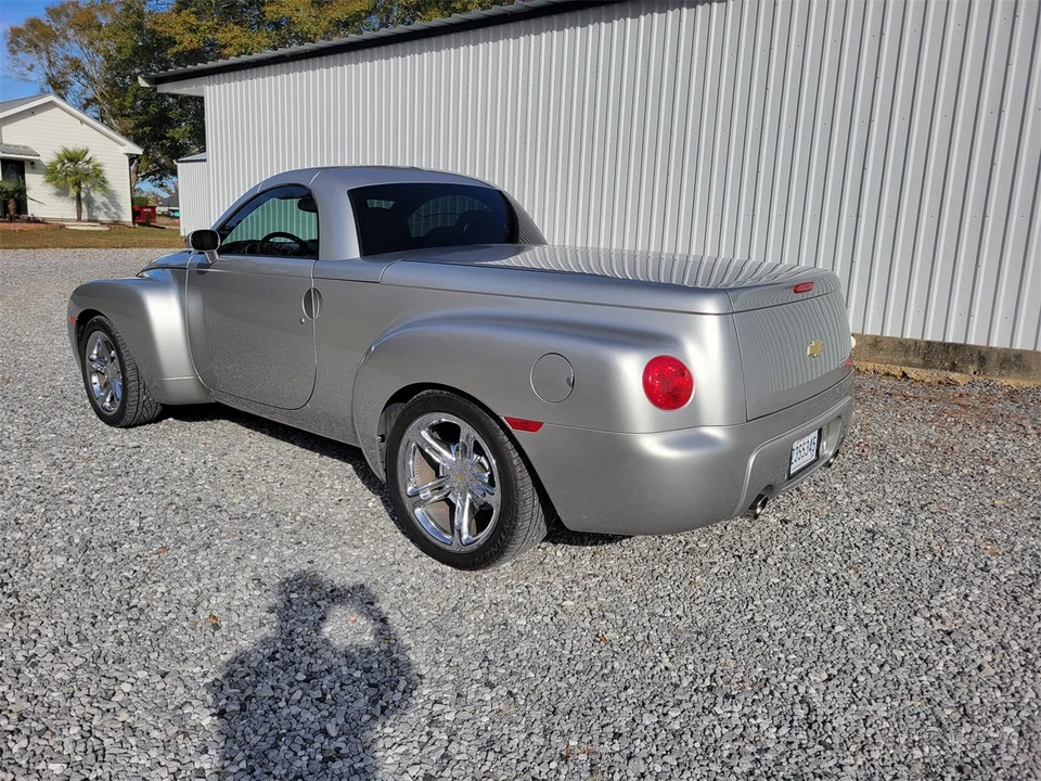 2005 Chevrolet SSR - Image 3 of 16
