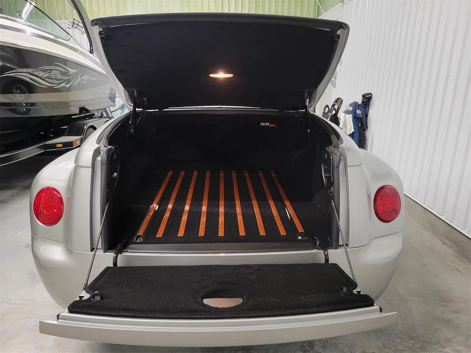 2005 Chevrolet SSR - Image 13 of 16