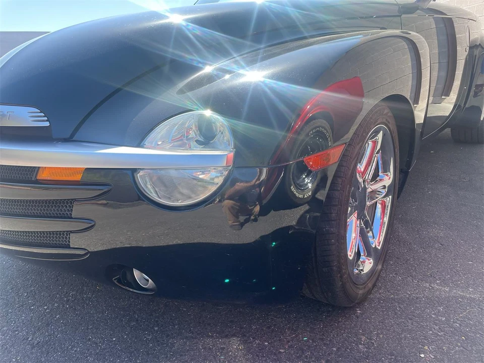 2005 Chevrolet SSR - Image 19 of 24