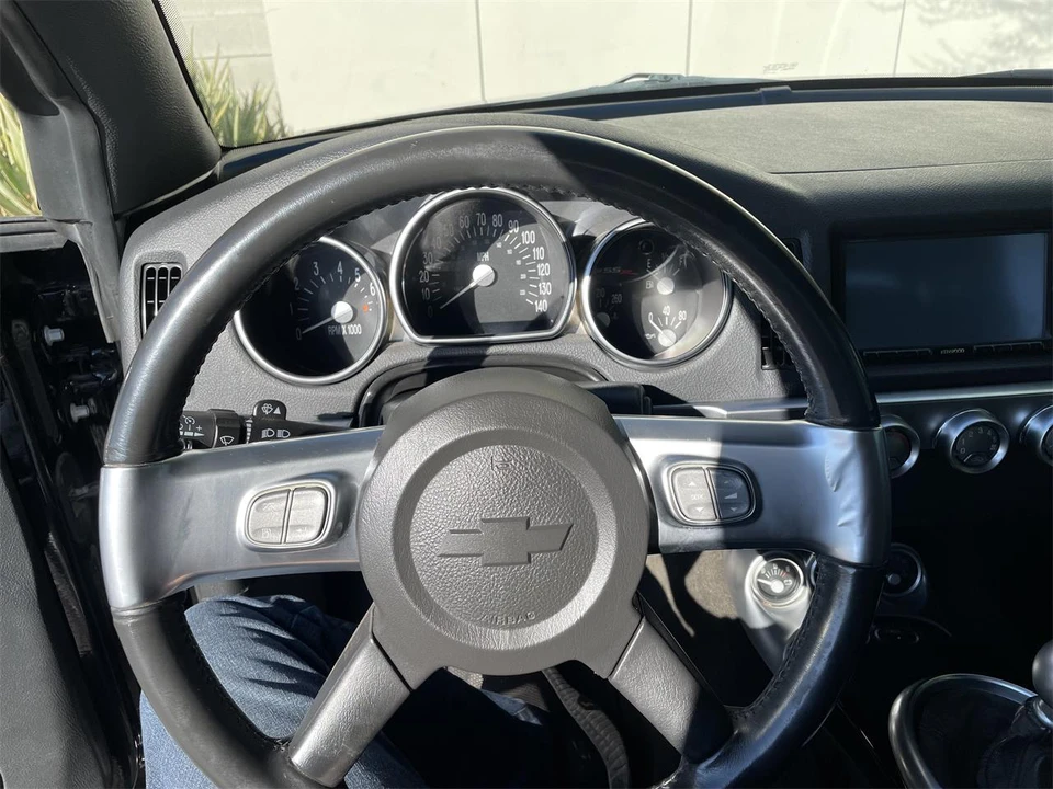 2005 Chevrolet SSR - Image 6 of 24