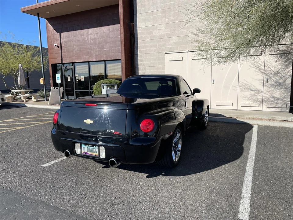 2005 Chevrolet SSR - Image 4 of 24