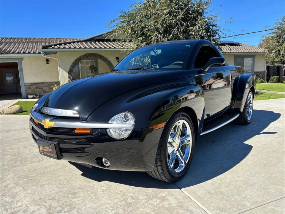 2005 Chevrolet SSR - Image 4 of 19